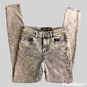 NWOT Express Gray Stonewashed High Rise Leggings ~ Size 4R